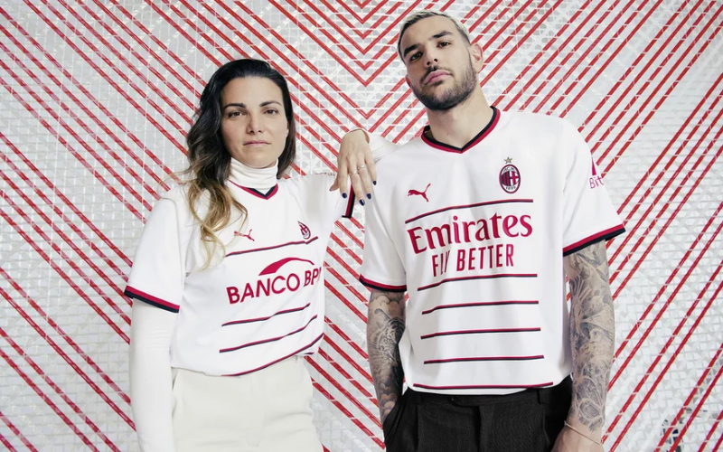 «Милан» представил выездной комплект формы на новый сезон