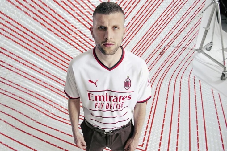 «Милан» представил выездной комплект формы на новый сезон