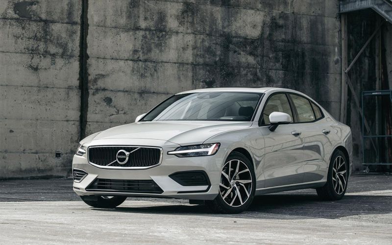 Volvo прекратит выпуск седана S60. Его место займет новый кроссовер