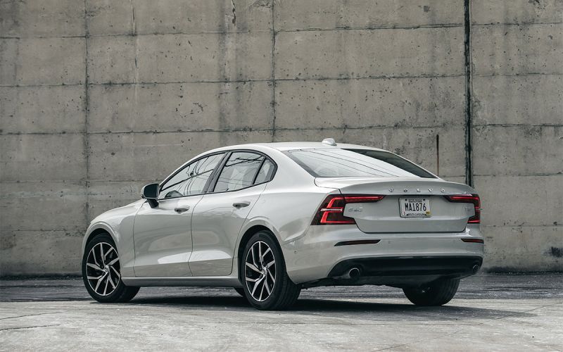 Volvo прекратит выпуск седана S60. Его место займет новый кроссовер