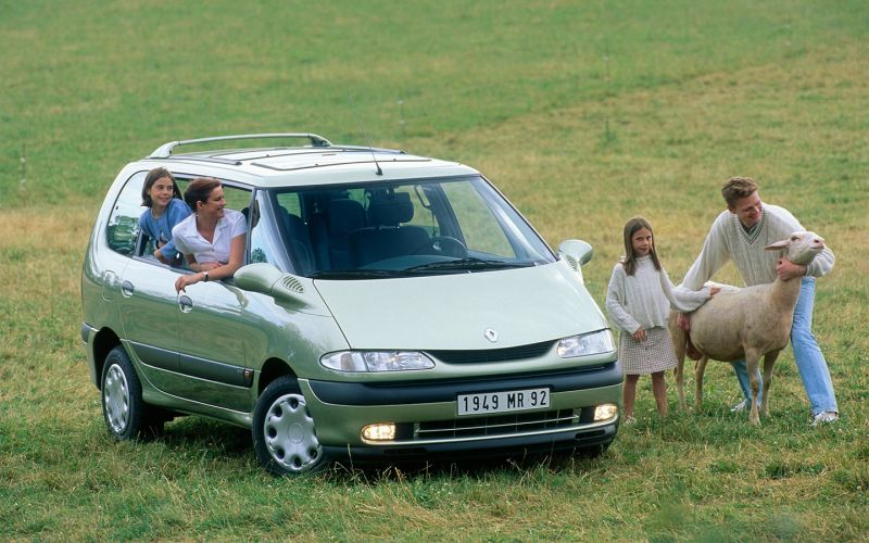 Минивэны Renault: история и все поколения с фото